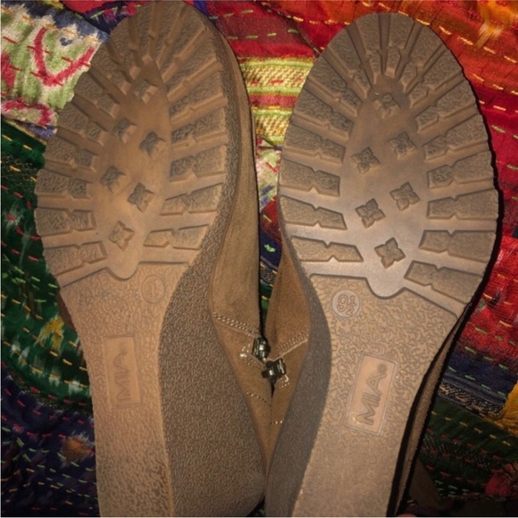 Preowned MIA wedge booties - Picture 6 of 15